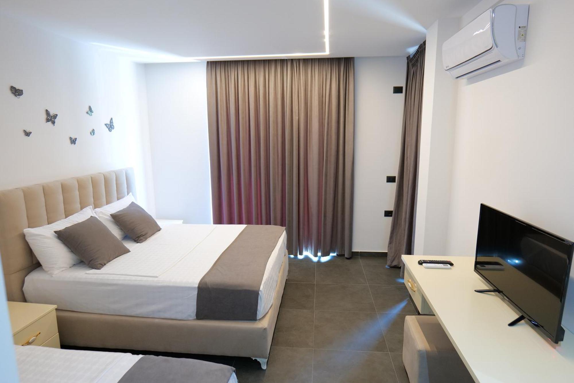Hotel Celaj Vlorë Exterior foto