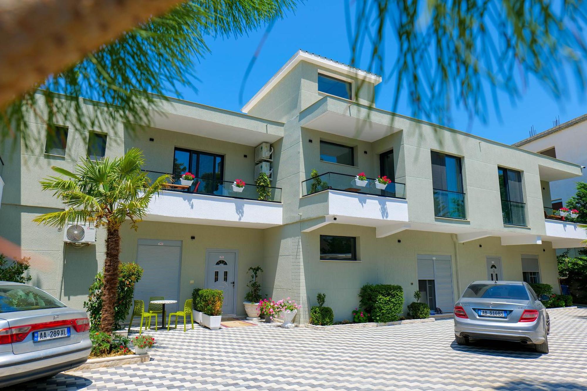 Hotel Celaj Vlorë Exterior foto