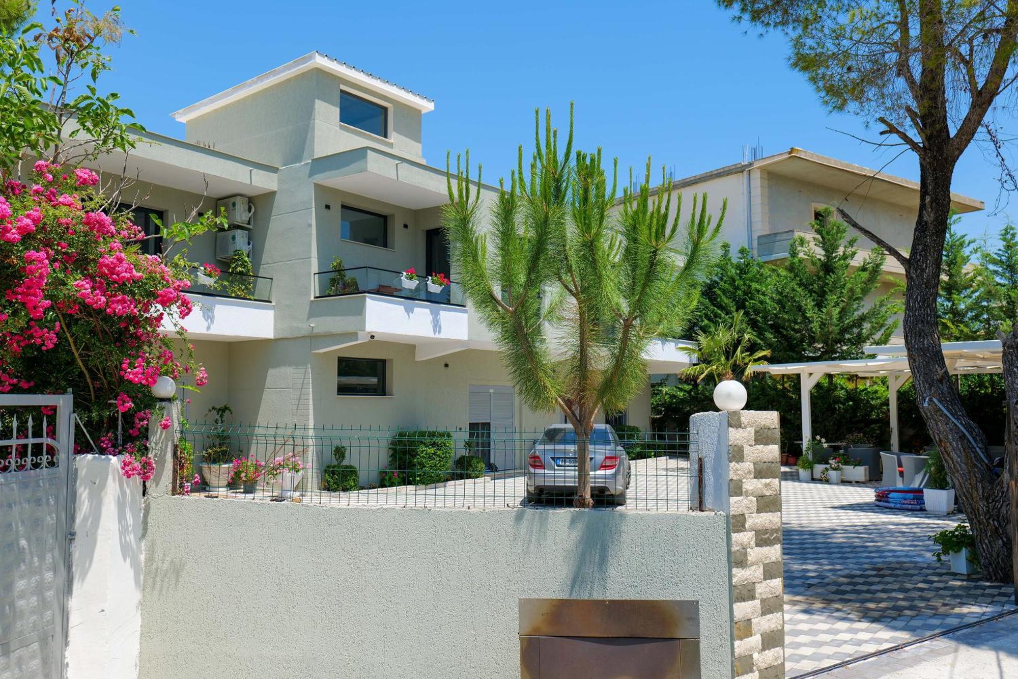 Hotel Celaj Vlorë Exterior foto